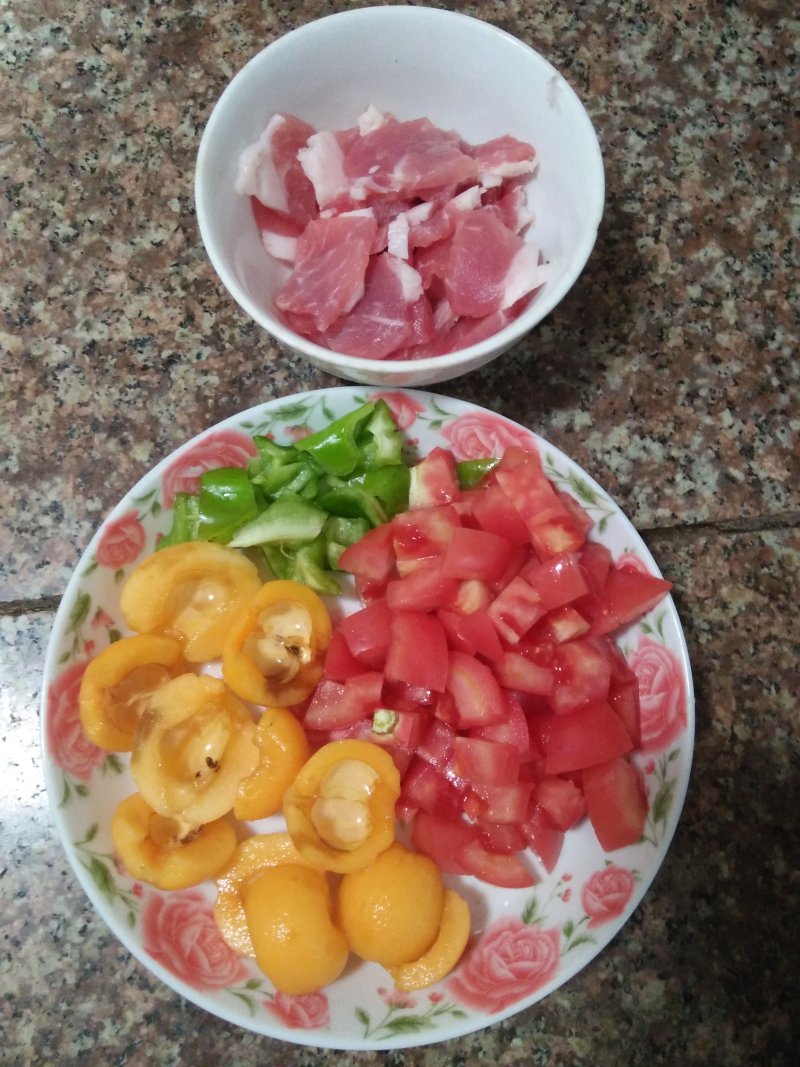 Steps for Stir-Fried Pork with Loquat