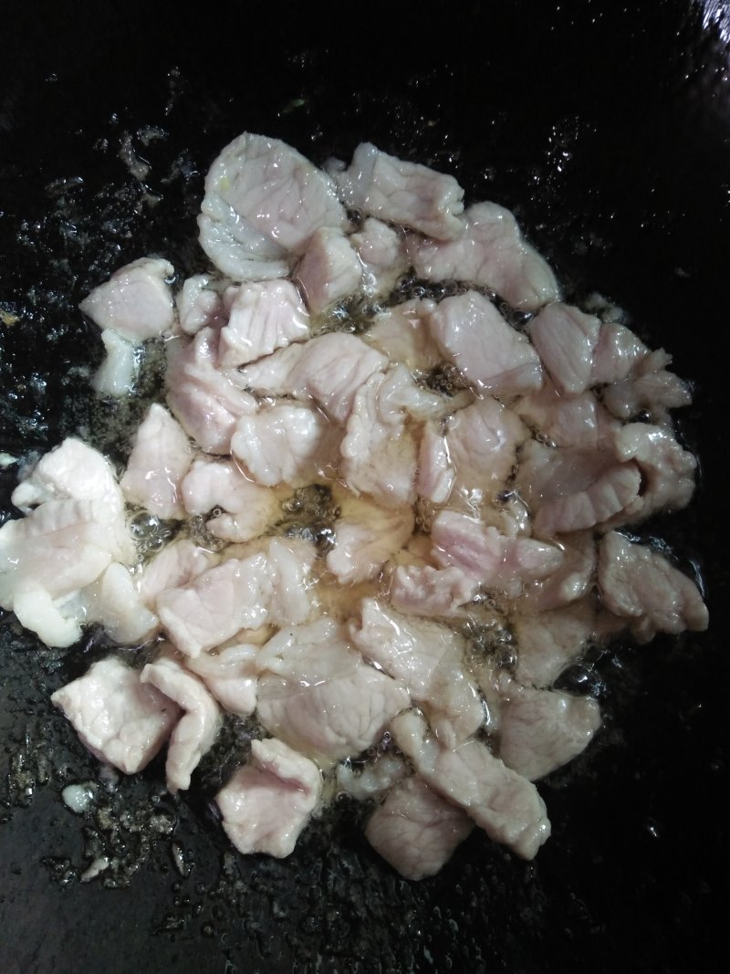 Steps for Stir-Fried Pork with Loquat