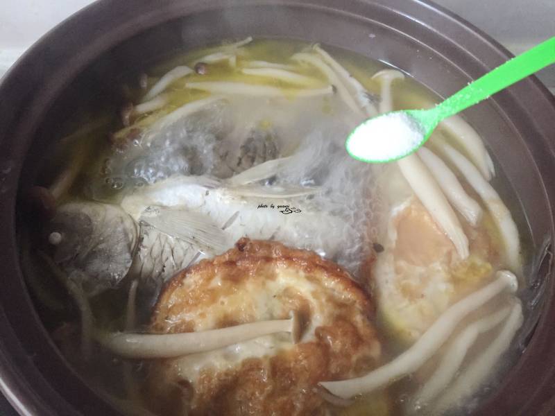 Steps for Cooking Carp and Crab Mushroom Soup