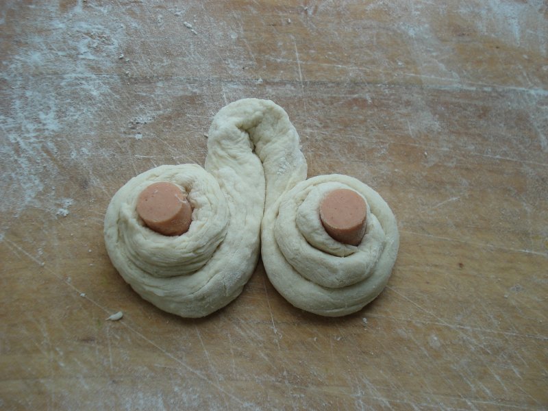 Steps for Making Butterfly Rolls