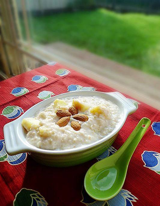 Healthy Breakfast: Apple Almond Oatmeal