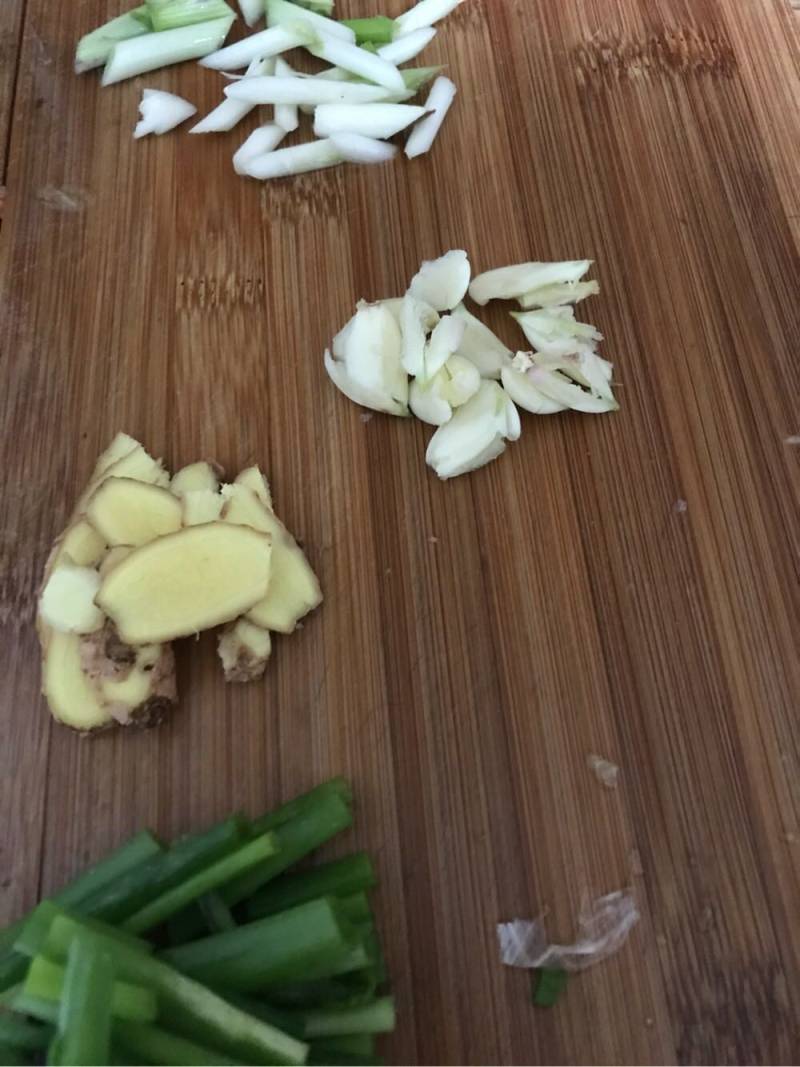 Steps for making Sichuan-style Fish-flavored Shredded Pork