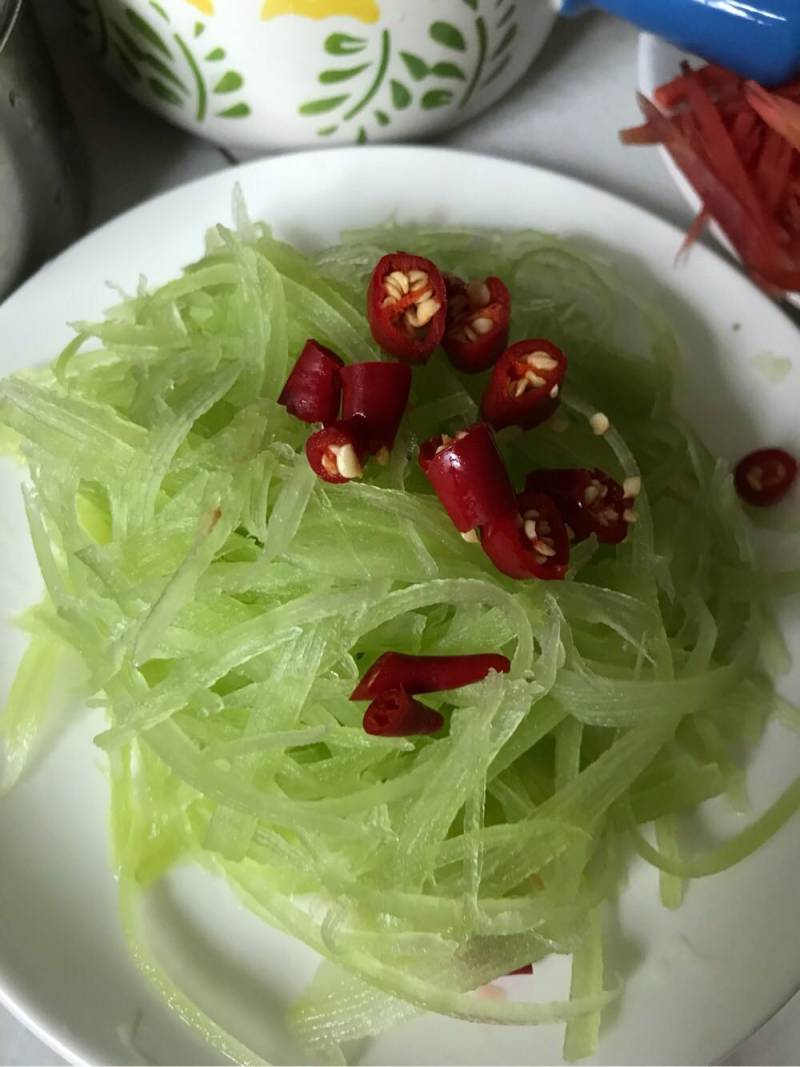 Steps for making Sichuan-style Fish-flavored Shredded Pork