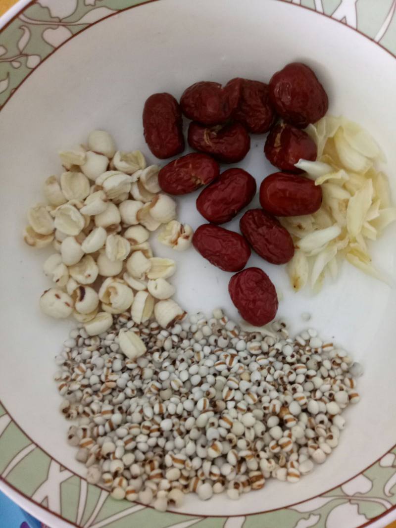 Steps for Making Red Date, Lotus Seed, Lily, Coix Seed and Tremella Sugar Water