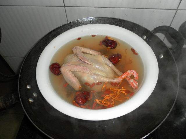 Steps for Braised Pigeon in Double-Boiled Soup