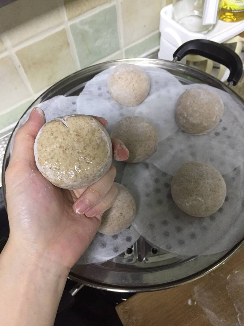 Steps for Making Whole Wheat Bran Steamed Buns