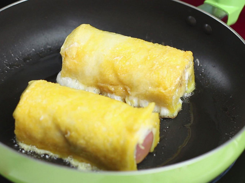 French Toast Roll-Ups Step-by-Step