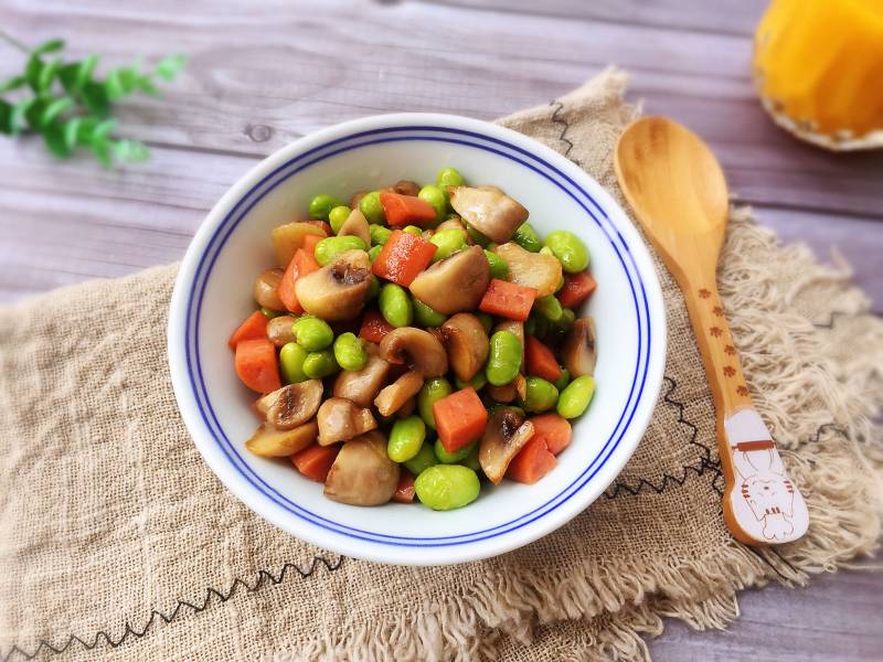 Green Bean and Mushroom Stir-Fry