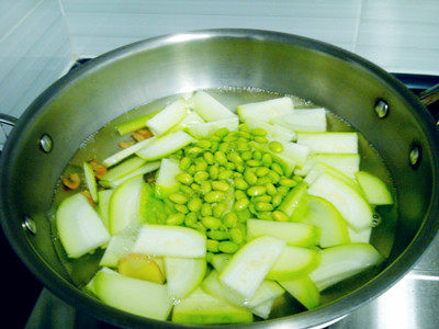 Steps for Cooking Summer Squash and Green Bean Soup