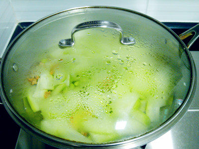 Steps for Cooking Summer Squash and Green Bean Soup