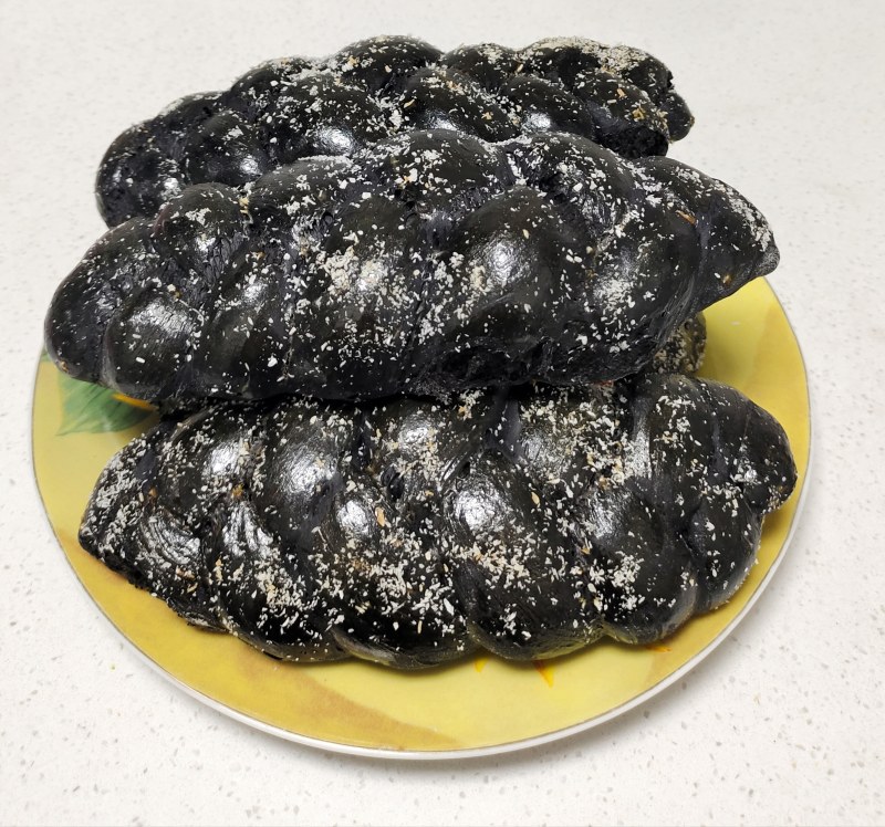 Steps for Making Bamboo Charcoal Powder Bread