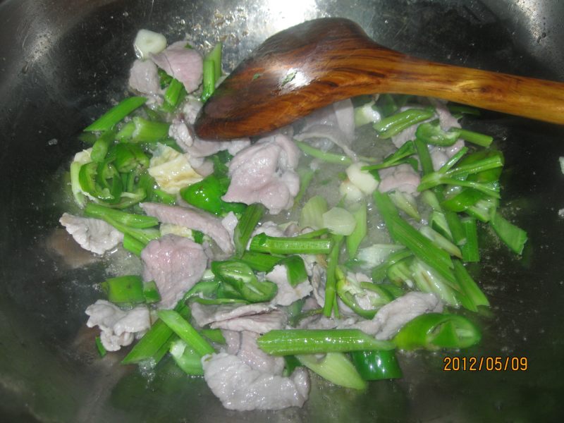 Steps for Stir-fried Pork with Bean Curd Sticks