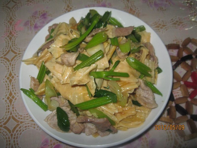 Steps for Stir-fried Pork with Bean Curd Sticks