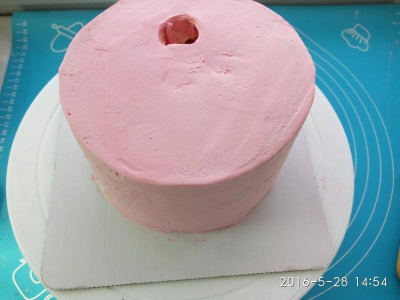 Steps for Making Six-Inch Doll Bath Cake