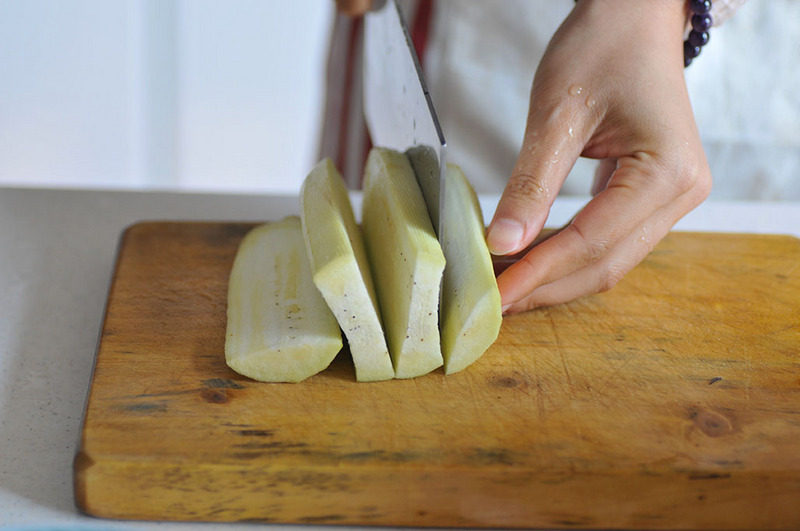 Steps for Making Sour and Spicy Cold Eggplant Salad