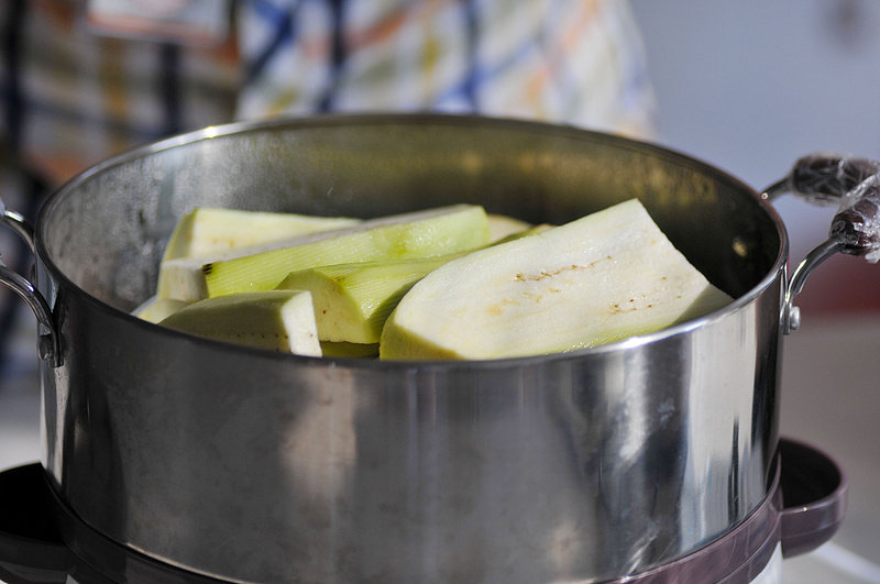 Steps for Making Sour and Spicy Cold Eggplant Salad