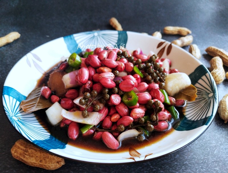 Vinegar-Soaked Peanuts