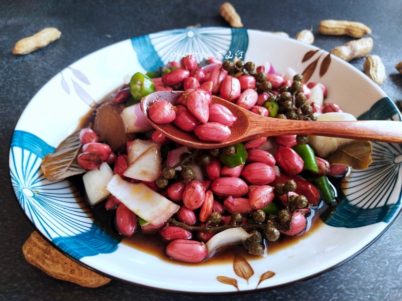 Vinegar-Soaked Peanuts