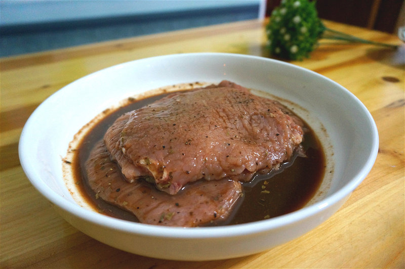 Steps for Cooking Pan-fried Delicious Pork Chop