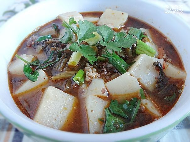 Sour and Spicy Rice Noodle Soup with Pickled Vegetables