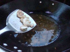 Steps for Cooking Sour and Spicy Rice Noodle Soup with Pickled Vegetables