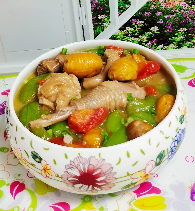 Chestnut Chicken Stew with Vegetables