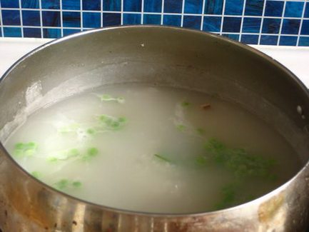 Steps for Making Sheng Gun Chicken Slice Congee