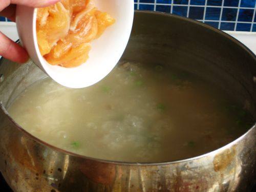 Steps for Making Sheng Gun Chicken Slice Congee