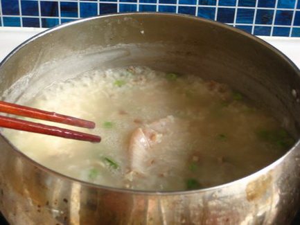 Steps for Making Sheng Gun Chicken Slice Congee