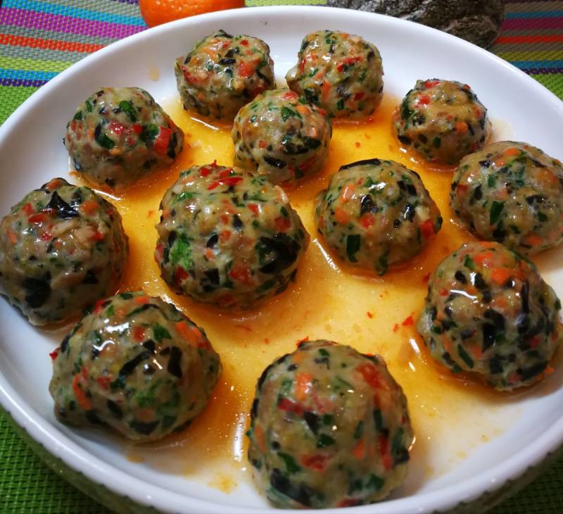 Steps for Making Five-color Meatballs