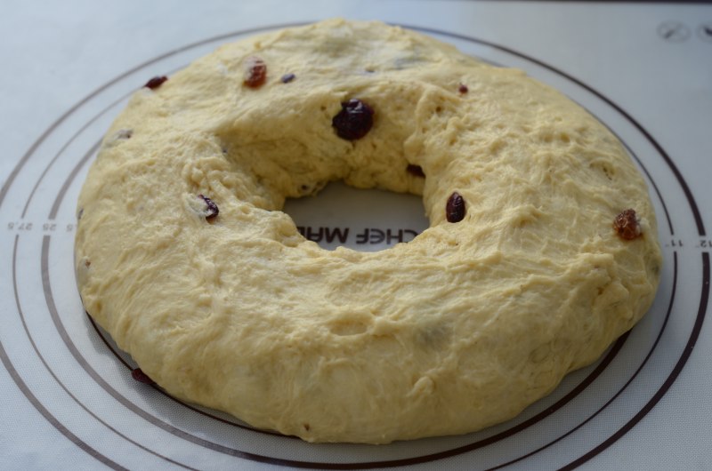 Steps for Making Guguhof Bread