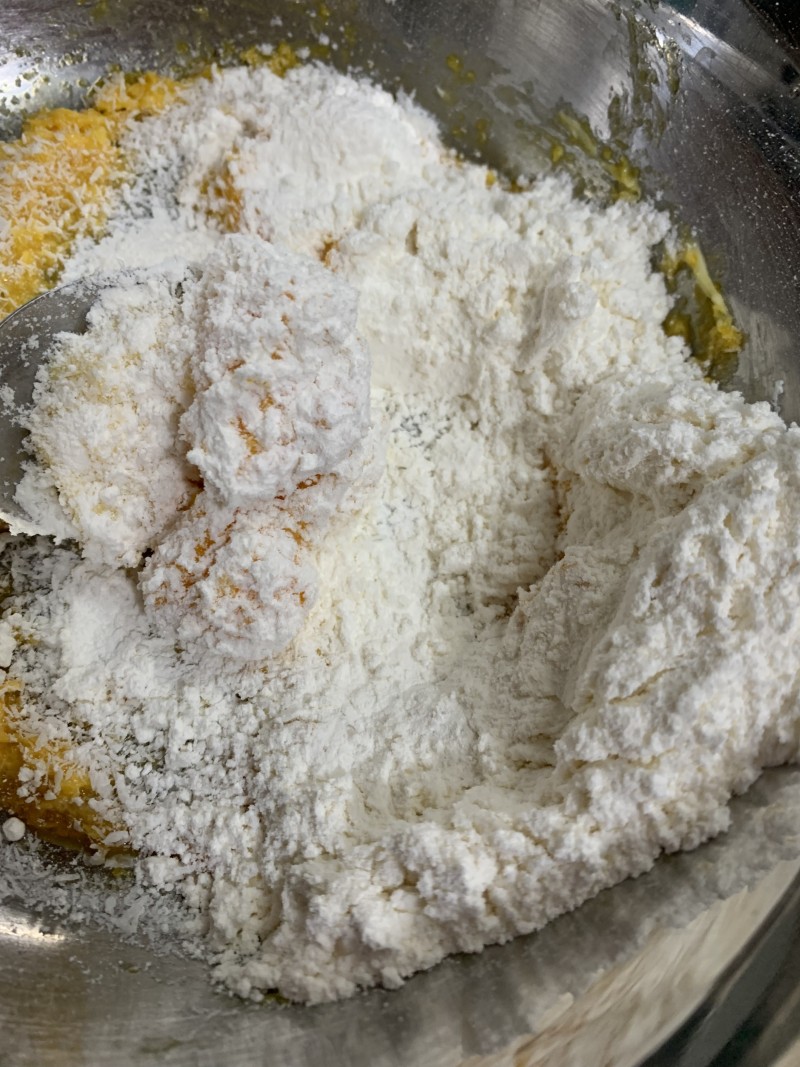 Steps for Making Coconut Flake Pastry Balls