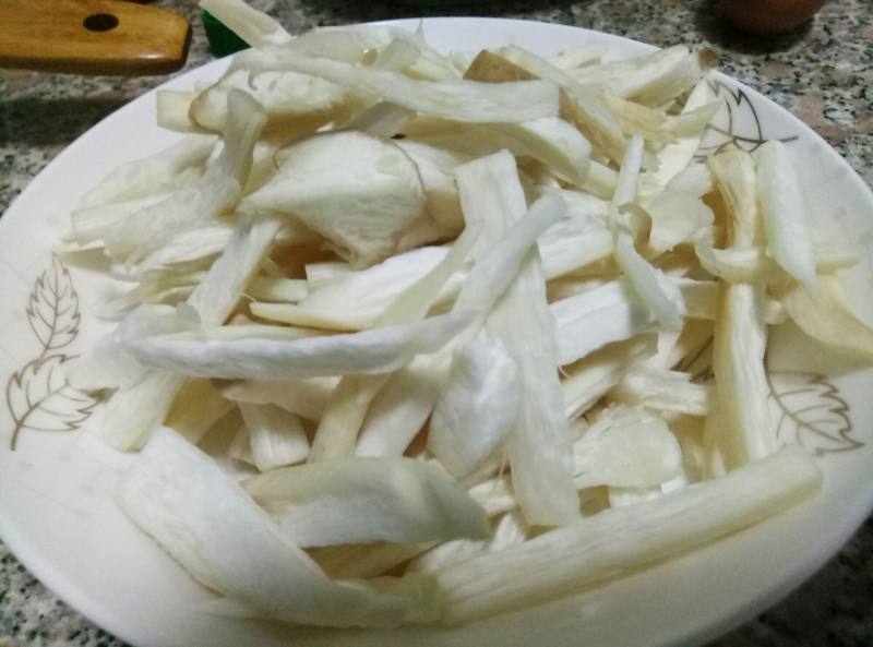 Steps for Cooking Hand-Torn Oyster Mushroom