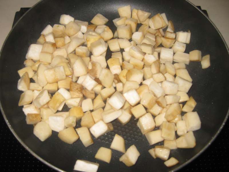 Steps for Making Mushroom Fried Rice