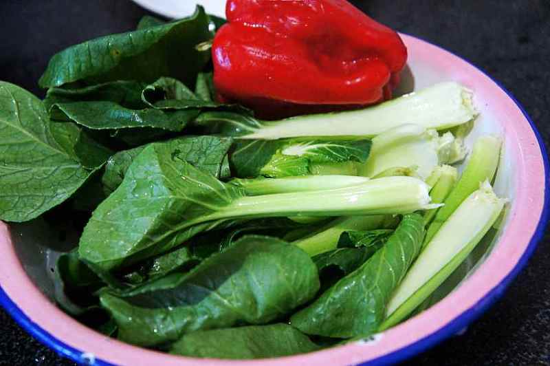 Steps for Making Stir-Fried Canola