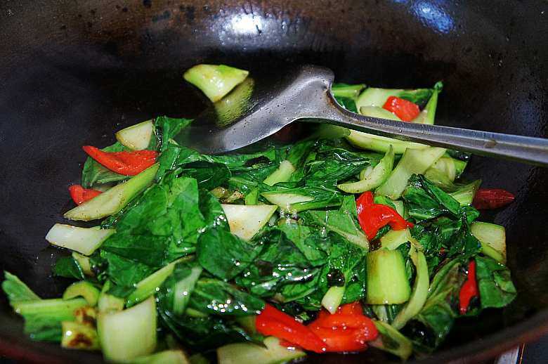 Steps for Making Stir-Fried Canola