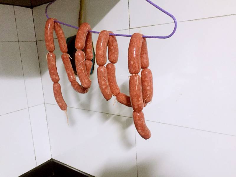 Steps for Making Delicious Crispy Sausage