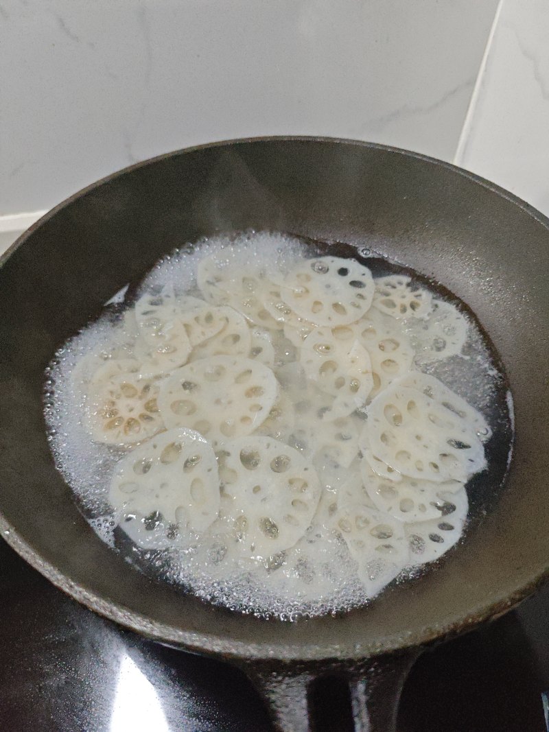 Steps for Cooking Cold Lotus Root Slices