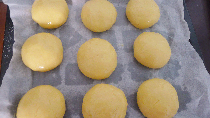 Pineapple Bun Making Steps