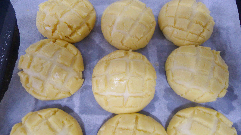 Pineapple Bun Making Steps