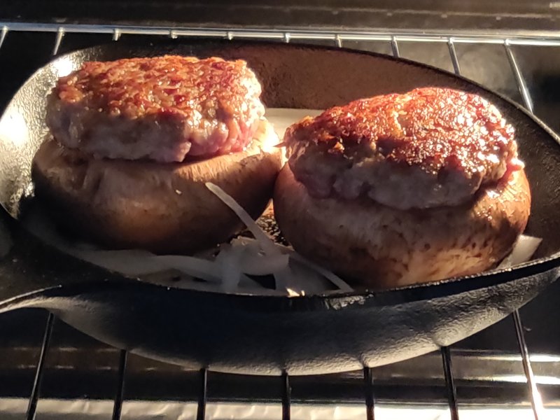 Steak Mushroom Cheeseburger Cooking Steps