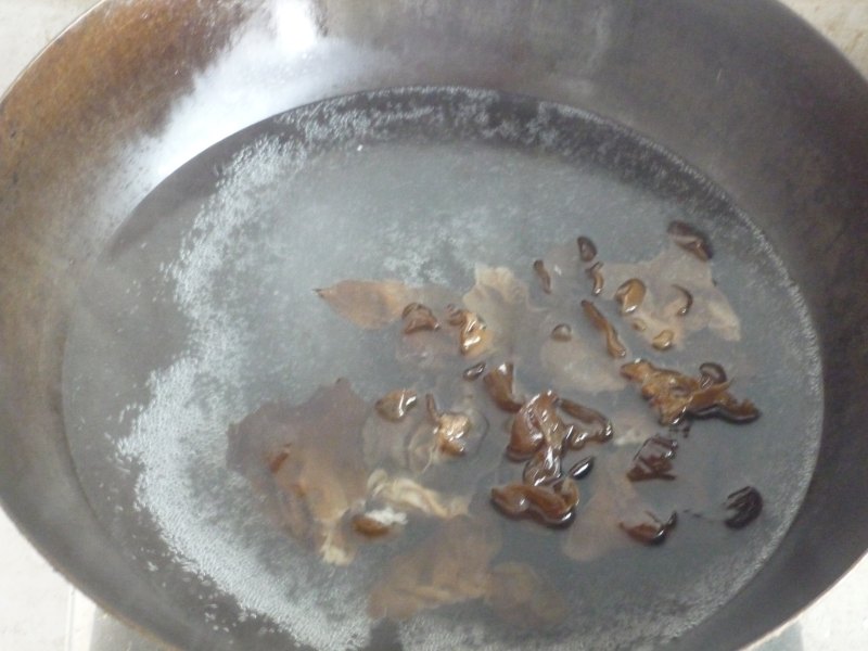 Steps for Cooking Chinese Black Fungus with Aged Vinegar