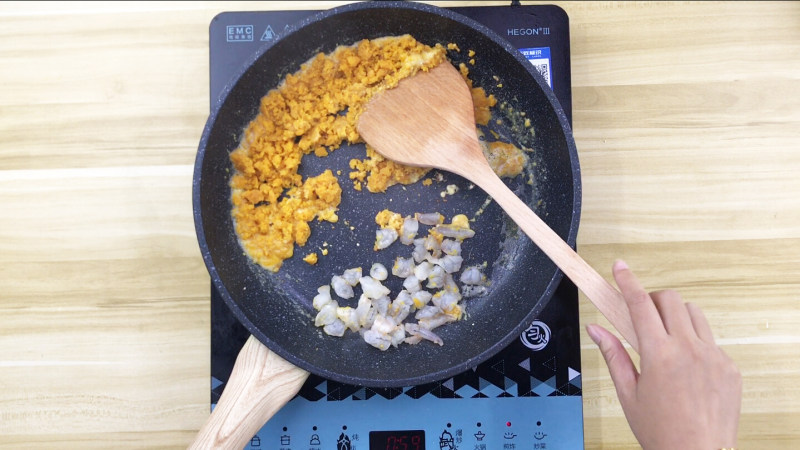 Steps for Cooking Delicious Salted Egg Yolk Shrimp Tofu