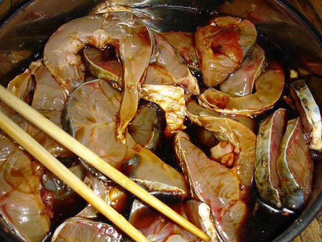 Steps for Cooking Sweet and Sour Smoked Fish