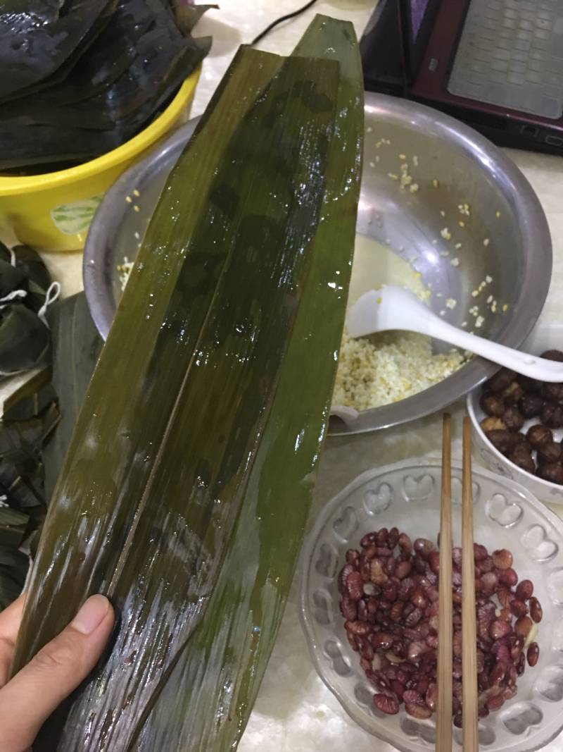 Steps for Making Savory Zongzi