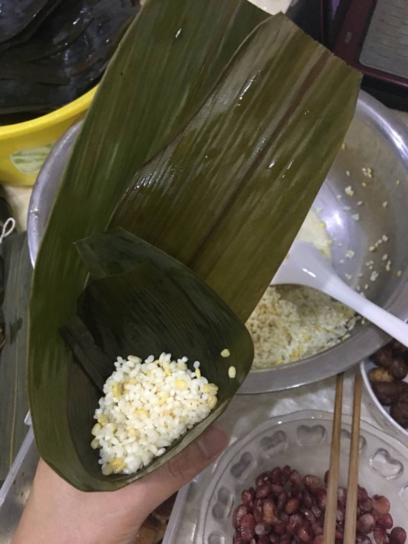 Steps for Making Savory Zongzi