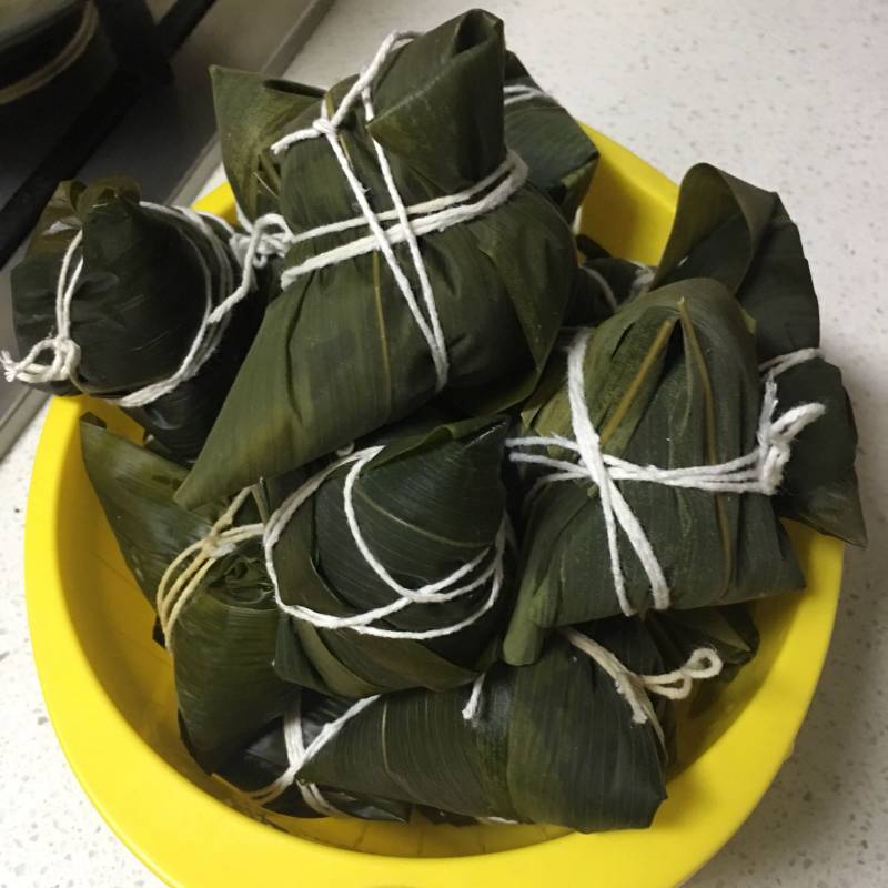 Steps for Making Savory Zongzi