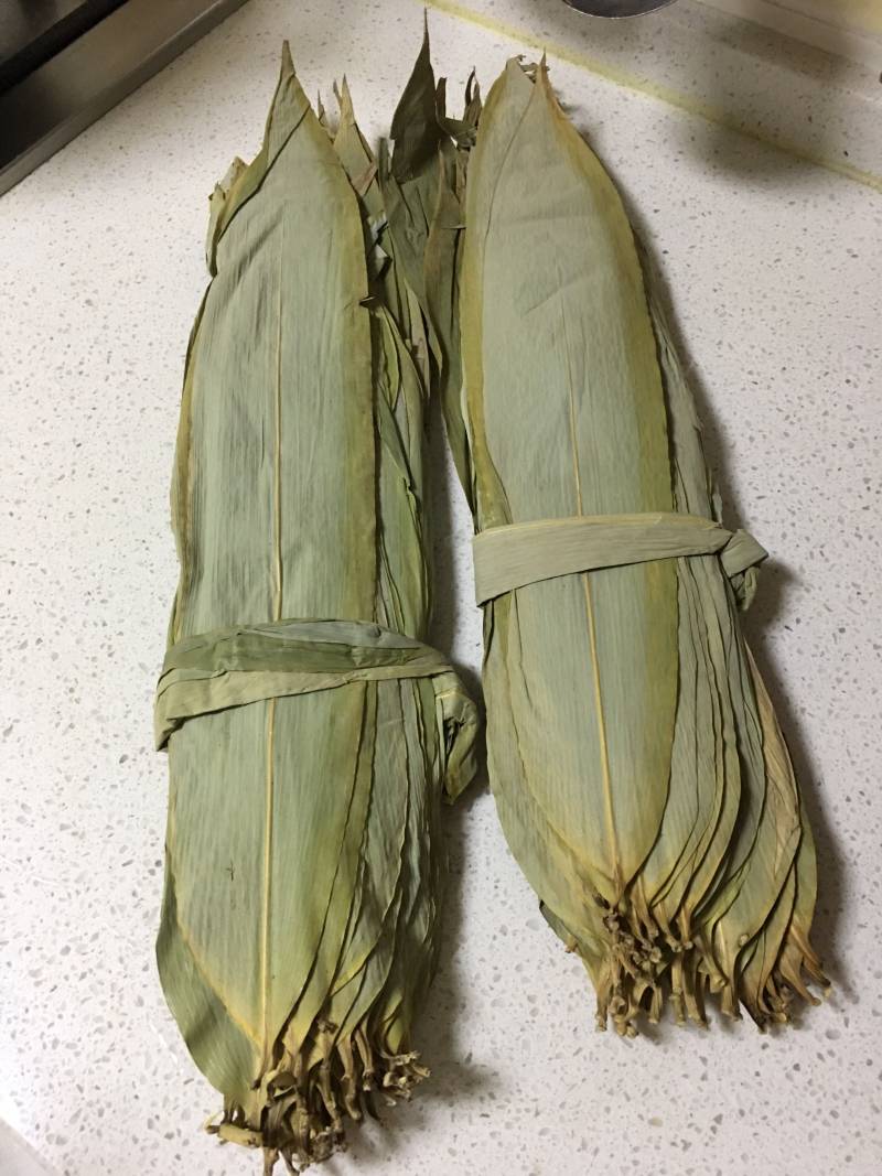 Steps for Making Savory Zongzi