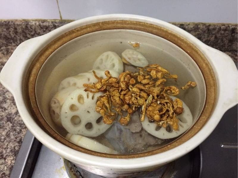 Steps to Make Cordyceps Flower Lotus Root Soup