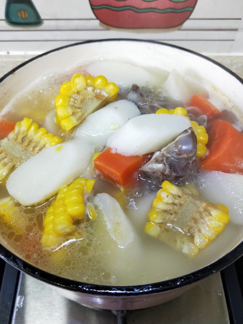 Steps to Make Yam, Corn, Carrot, and Pork Bone Soup